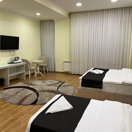Queens 2 Hotel Tasjkent Eksteriør billede
