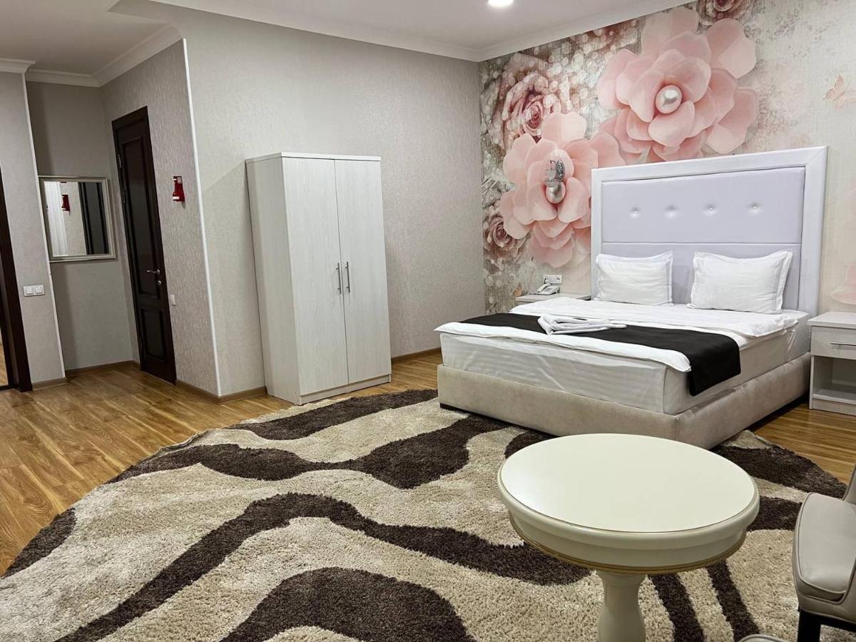 Queens 2 Hotel Tasjkent Eksteriør billede